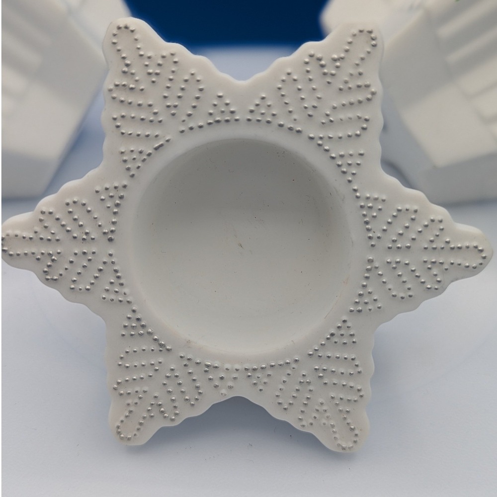 PartyLite Snow Drifters Snowflake Votive Tealight Candle Holders Set of 3 White - Picture 6 of 6
